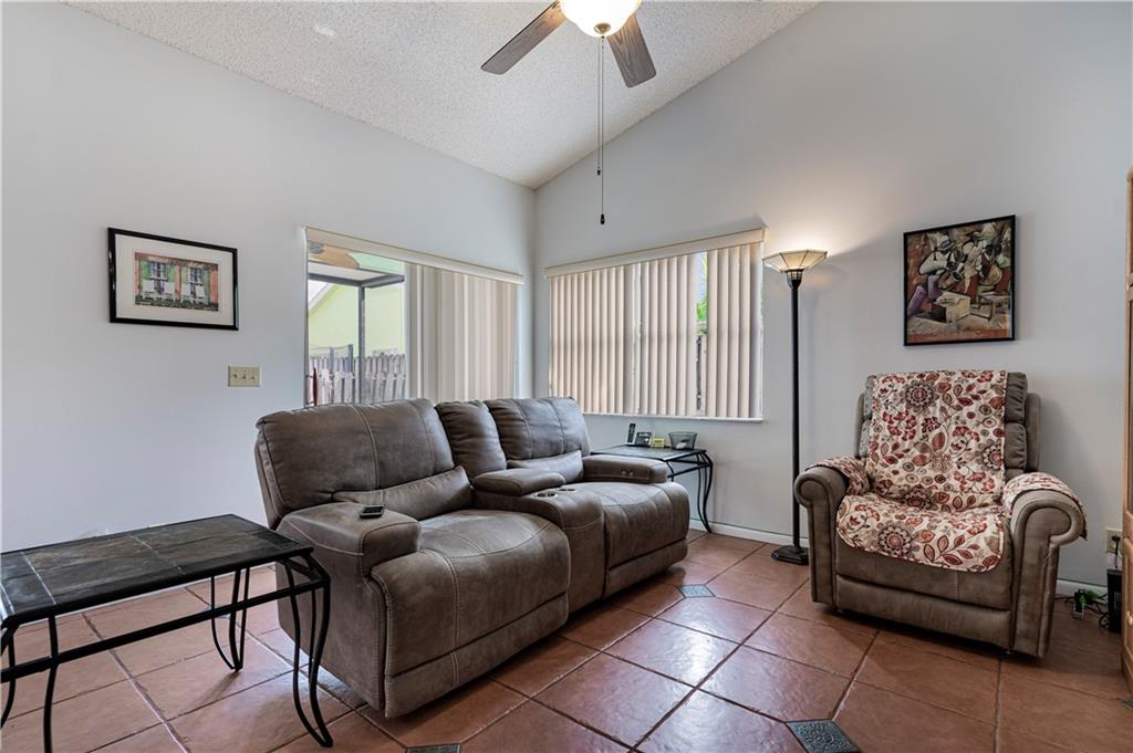 Forest Ridge Cluster Home - Residential