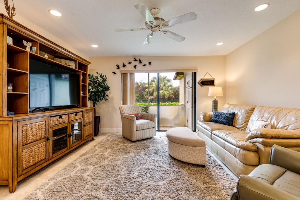 Photo of 717 S Us Highway 1 #705, Jupiter, FL 33477 (MLS # R10940530)