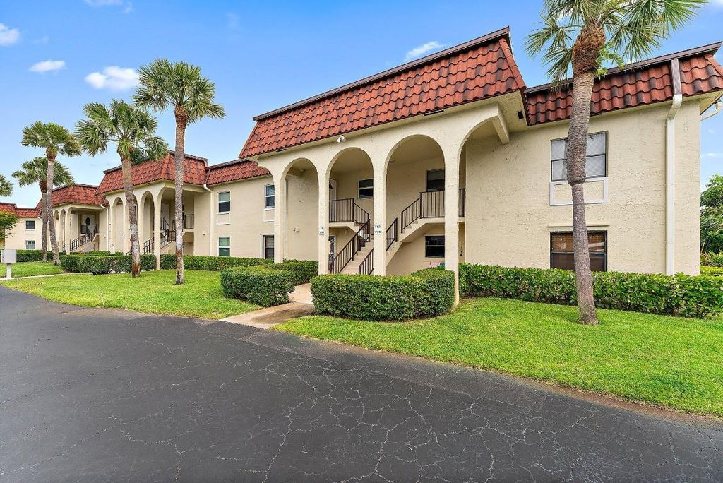 Photo of 717 S Us Highway 1 #705, Jupiter, FL 33477 (MLS # R10940530)