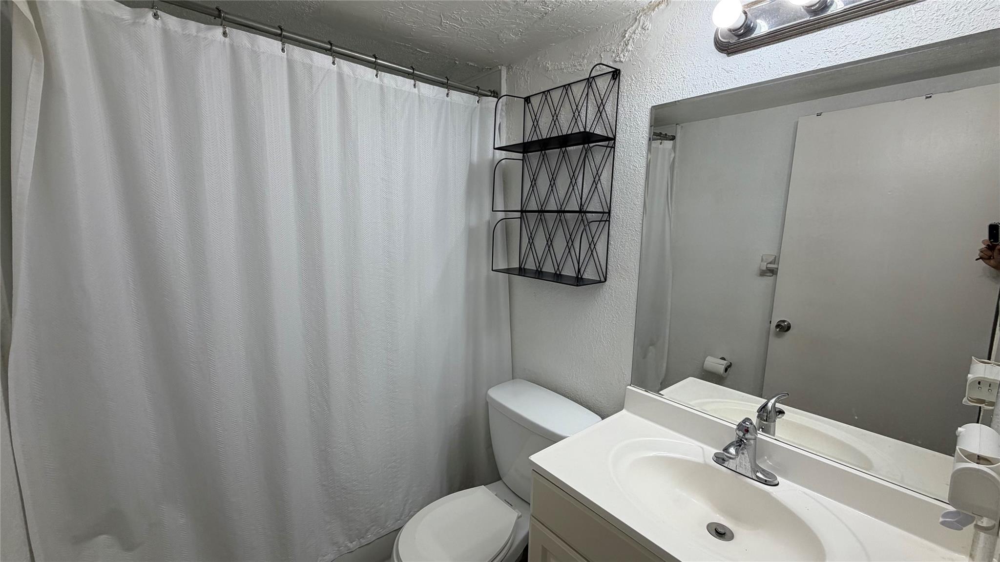 Tradewinds Apt Condo - Residential Lease