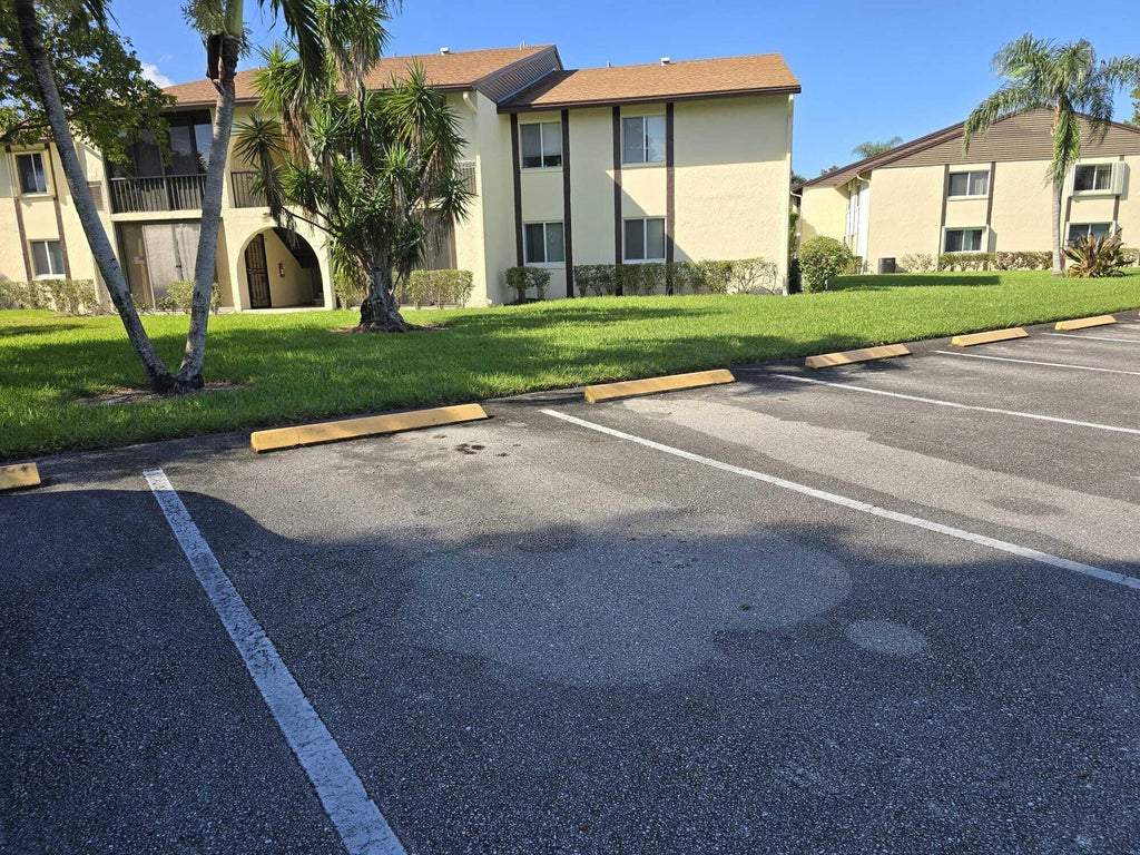 Photo of 2779 EMORY Drive W #E, West Palm Beach, FL (MLS # B26092549)