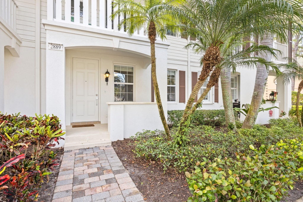 Photo of 2889 E Community Drive, Jupiter, FL 33458 (MLS # B26051641)