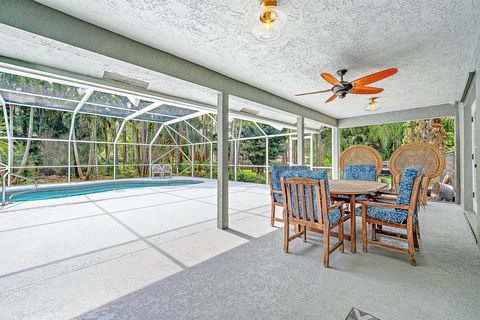 Single Family Residence in Palm Beach Gardens FL 15908 77th Trail Trl 3.jpg