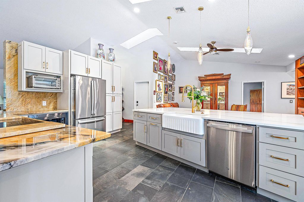 Photo of 15908 77th Trail N, Palm Beach Gardens, FL 33418 (MLS # R10988142)