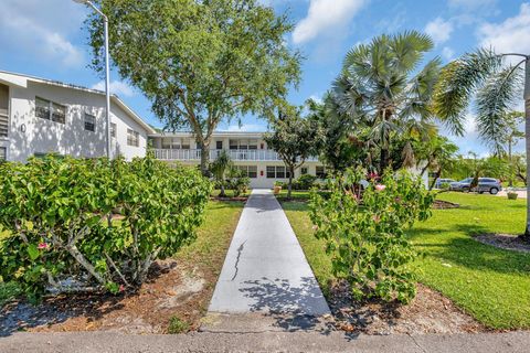 398 Sheffield Q West Palm Beach FL 33417