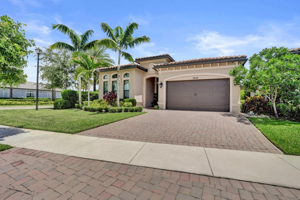Photo of 7655 SEACOAST Drive, Parkland, FL 33067 (MLS # B26054627)
