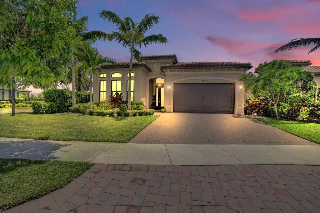 Photo of 7655 SEACOAST Drive, Parkland, FL 33067 (MLS # B26054627)