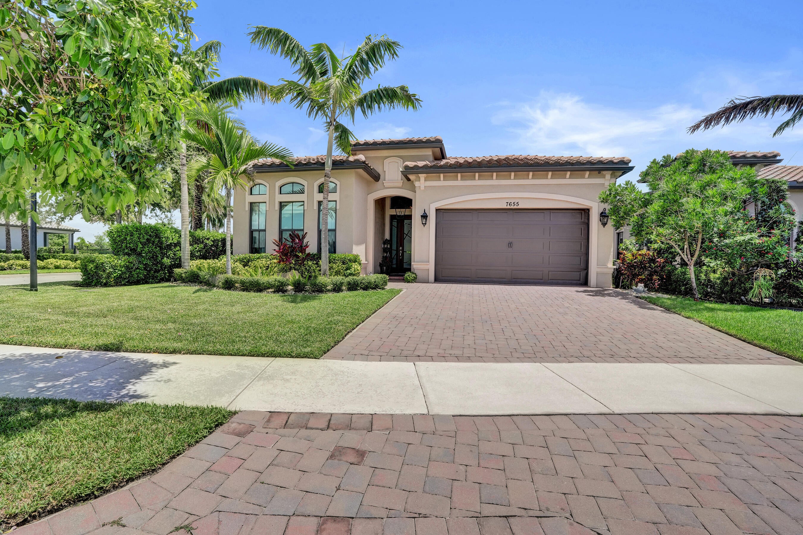 7655 SEACOAST Drive