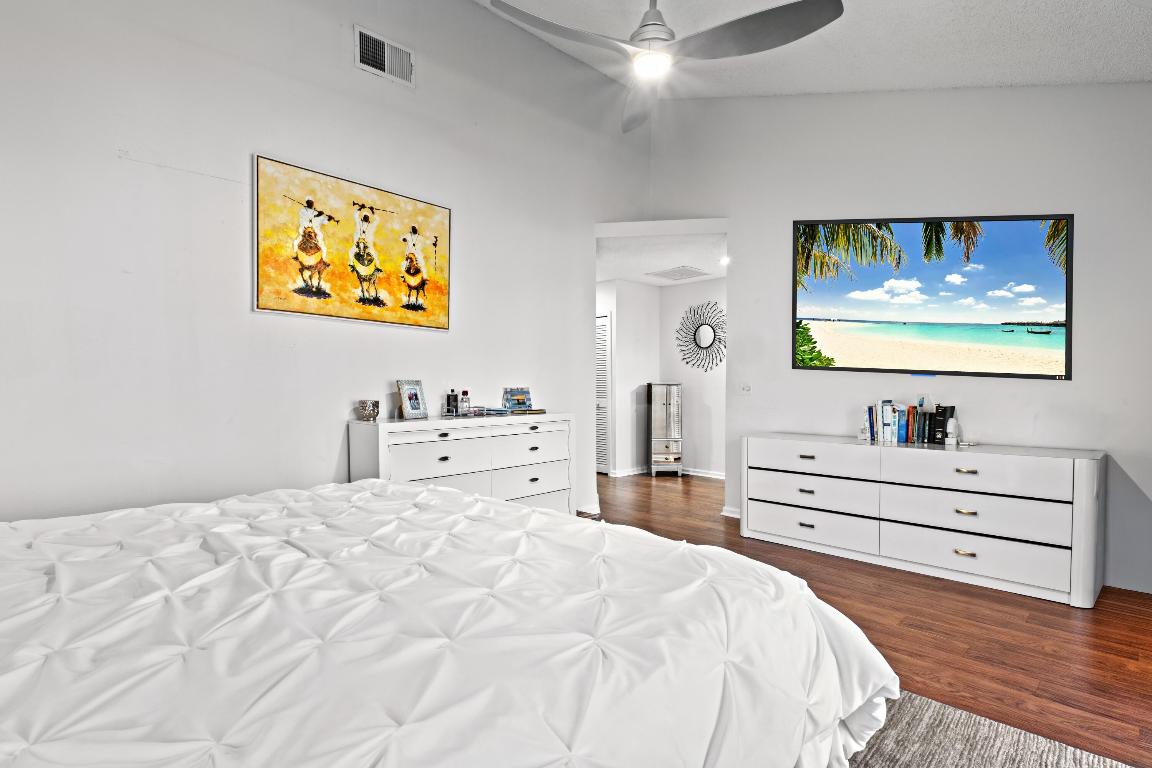 BOCA LAKE ESTATES - Residential