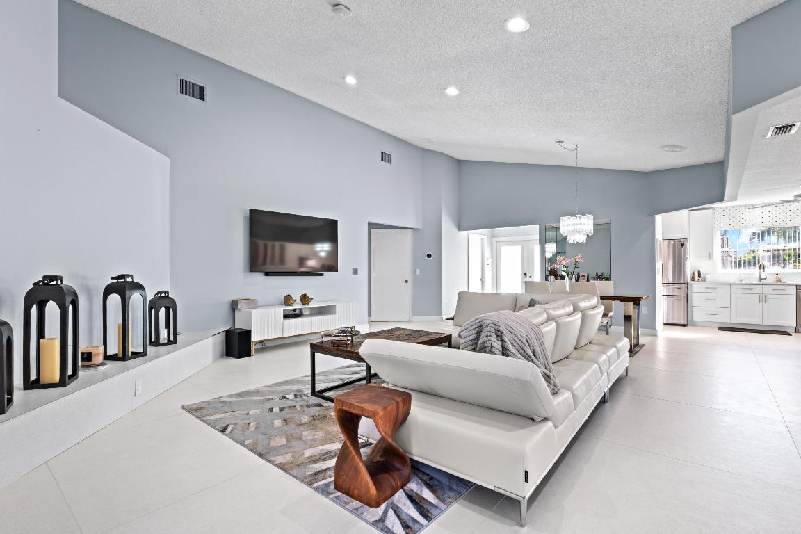 BOCA LAKE ESTATES - Residential