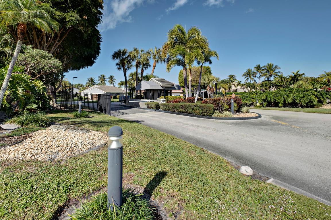 BOCA LAKE ESTATES - Residential