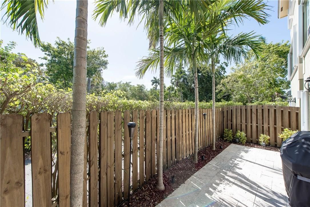 Waverly Place 2-19 D - Residential Lease