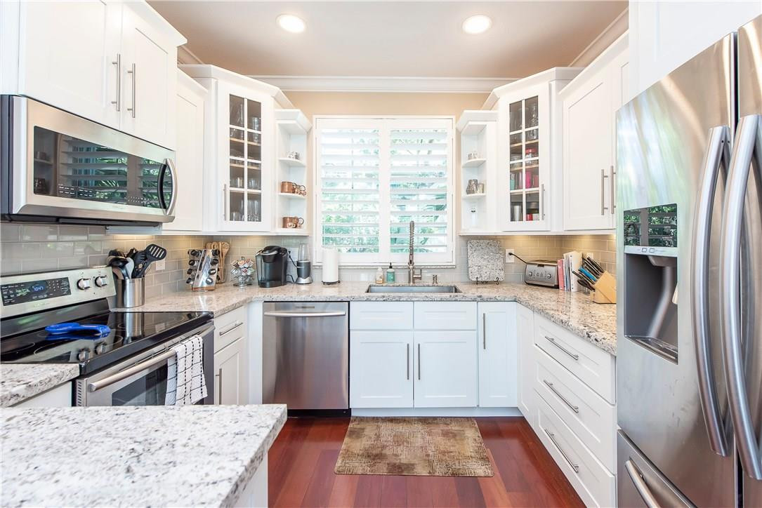 Waverly Place 2-19 D - Residential Lease