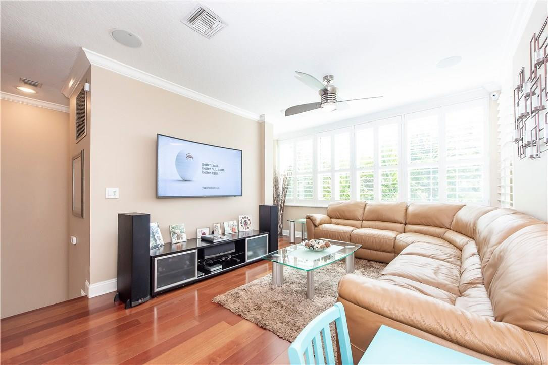 Waverly Place 2-19 D - Residential Lease