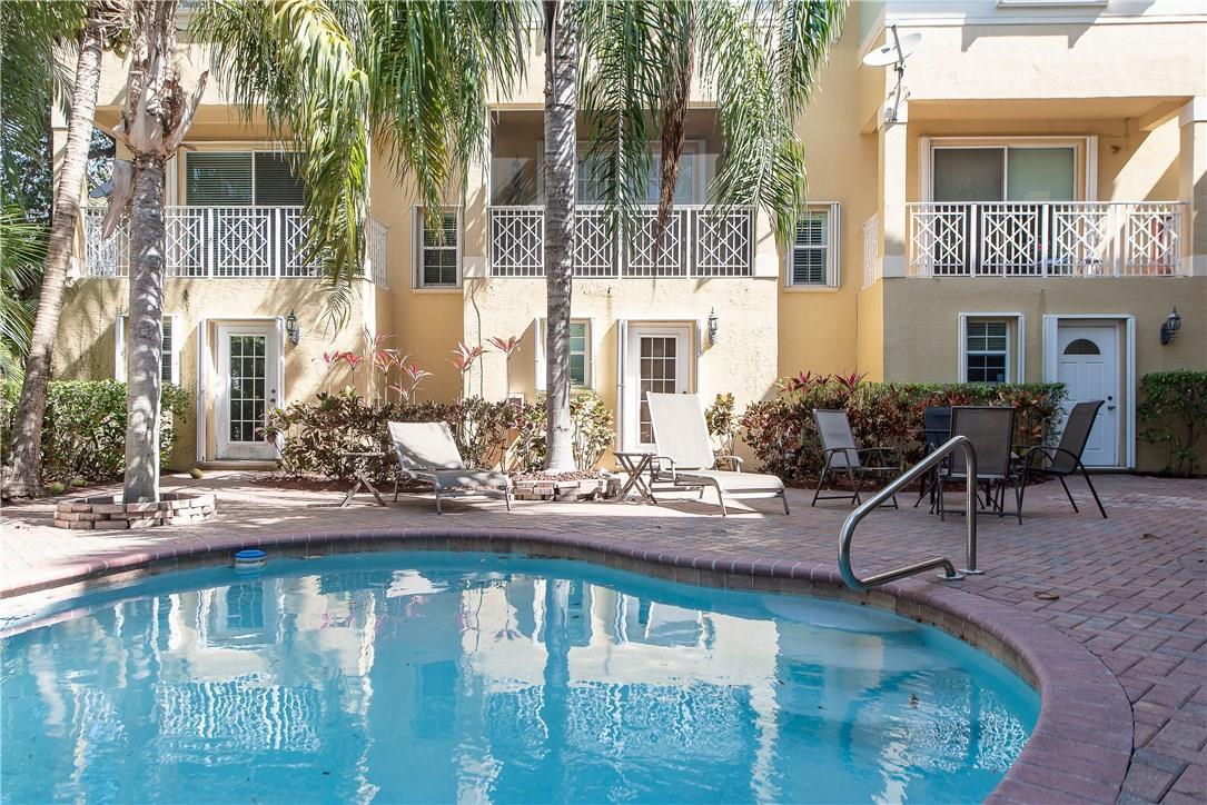 Waverly Place 2-19 D - Residential Lease