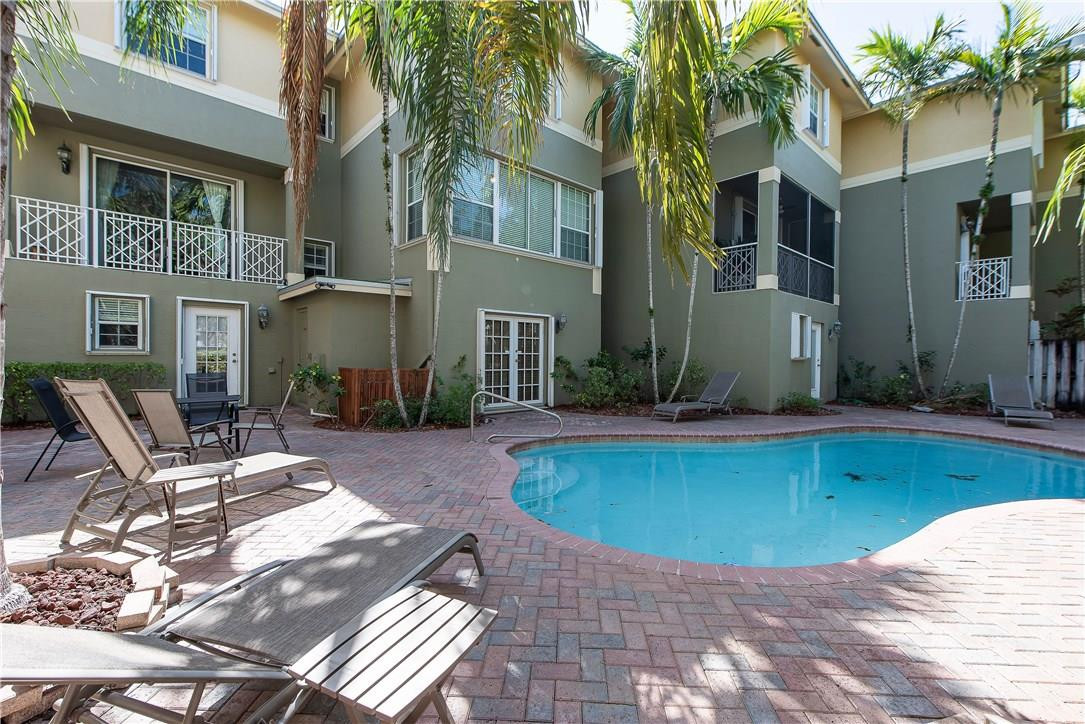 Waverly Place 2-19 D - Residential Lease