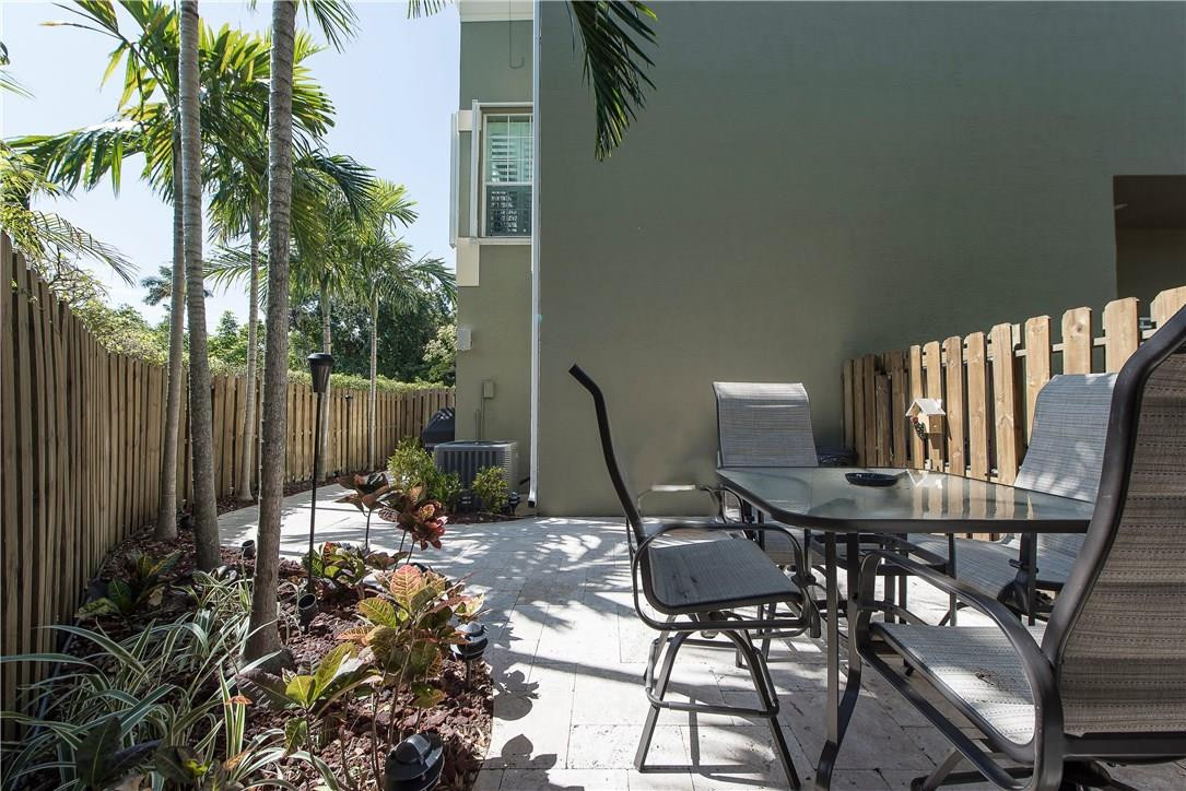 Waverly Place 2-19 D - Residential Lease