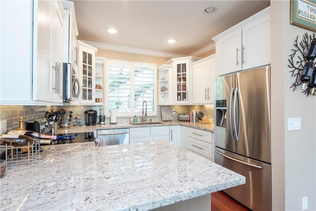 Waverly Place 2-19 D - Residential Lease