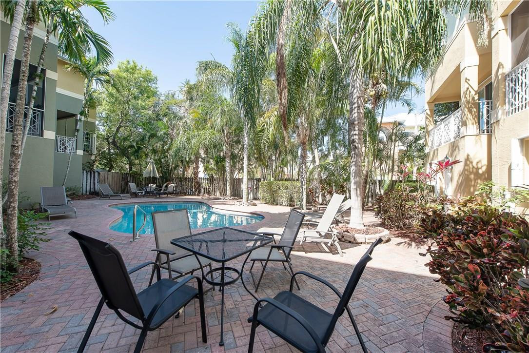 Waverly Place 2-19 D - Residential Lease