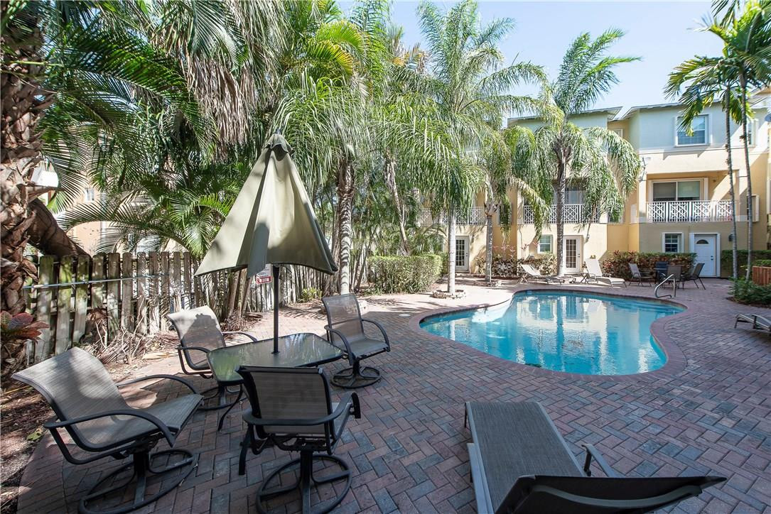 Waverly Place 2-19 D - Residential Lease