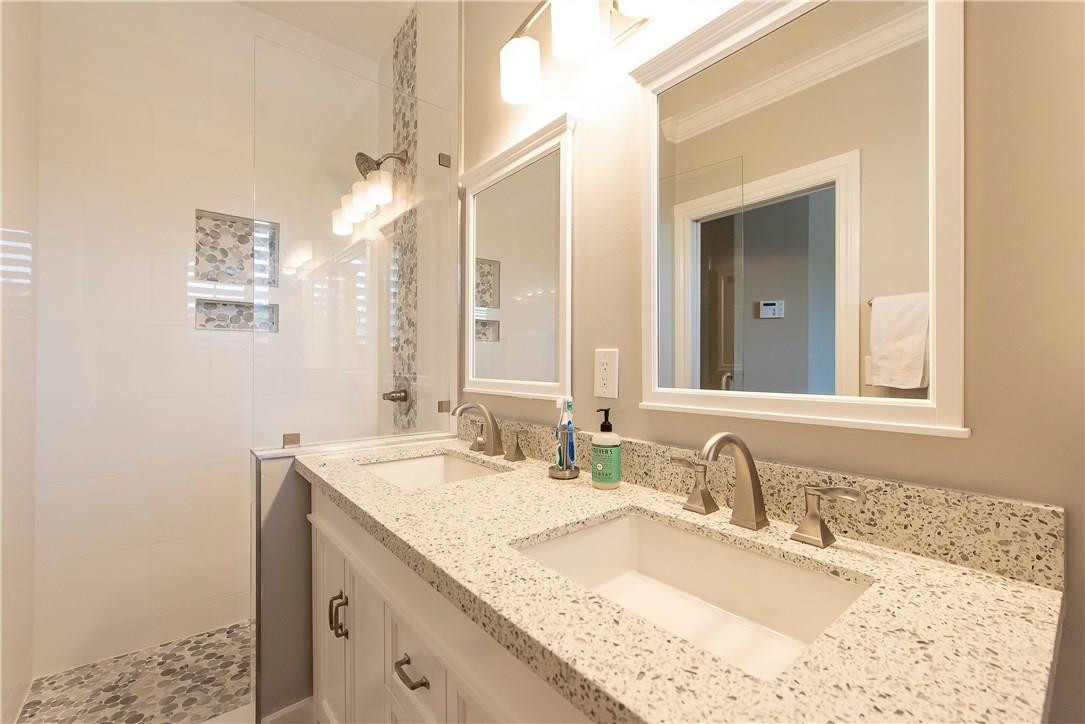 Waverly Place 2-19 D - Residential Lease