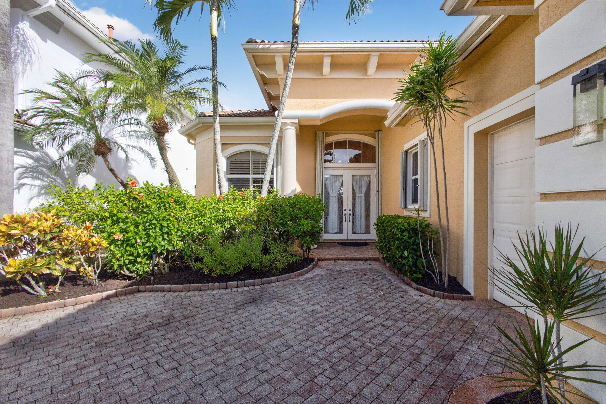 155 Esperanza Way