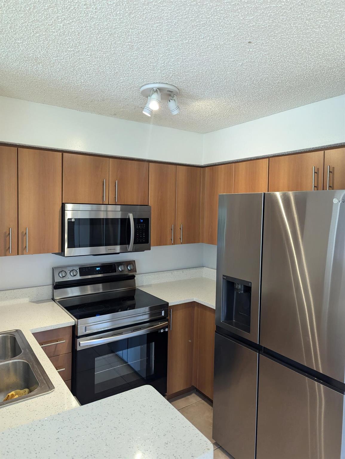 BAHIA AT DELRAY CONDOMINI - Residential Lease