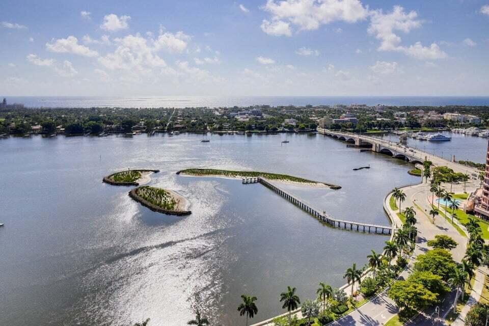 PLAZA OF THE PALM BEACHES - Residential