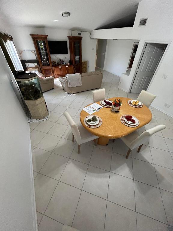 CASA DEL REY PL 2 - Residential