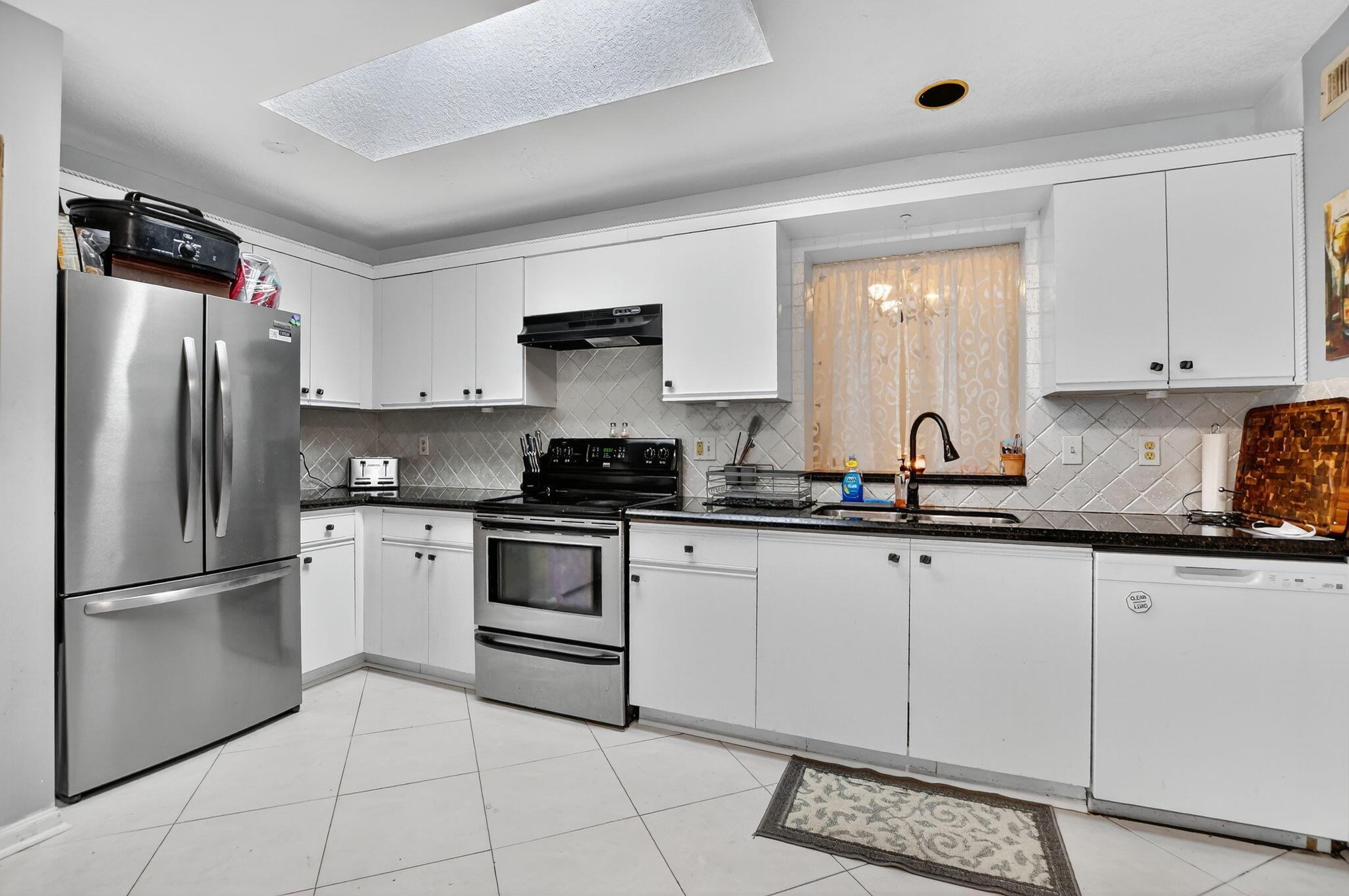 CASA DEL REY PL 2 - Residential