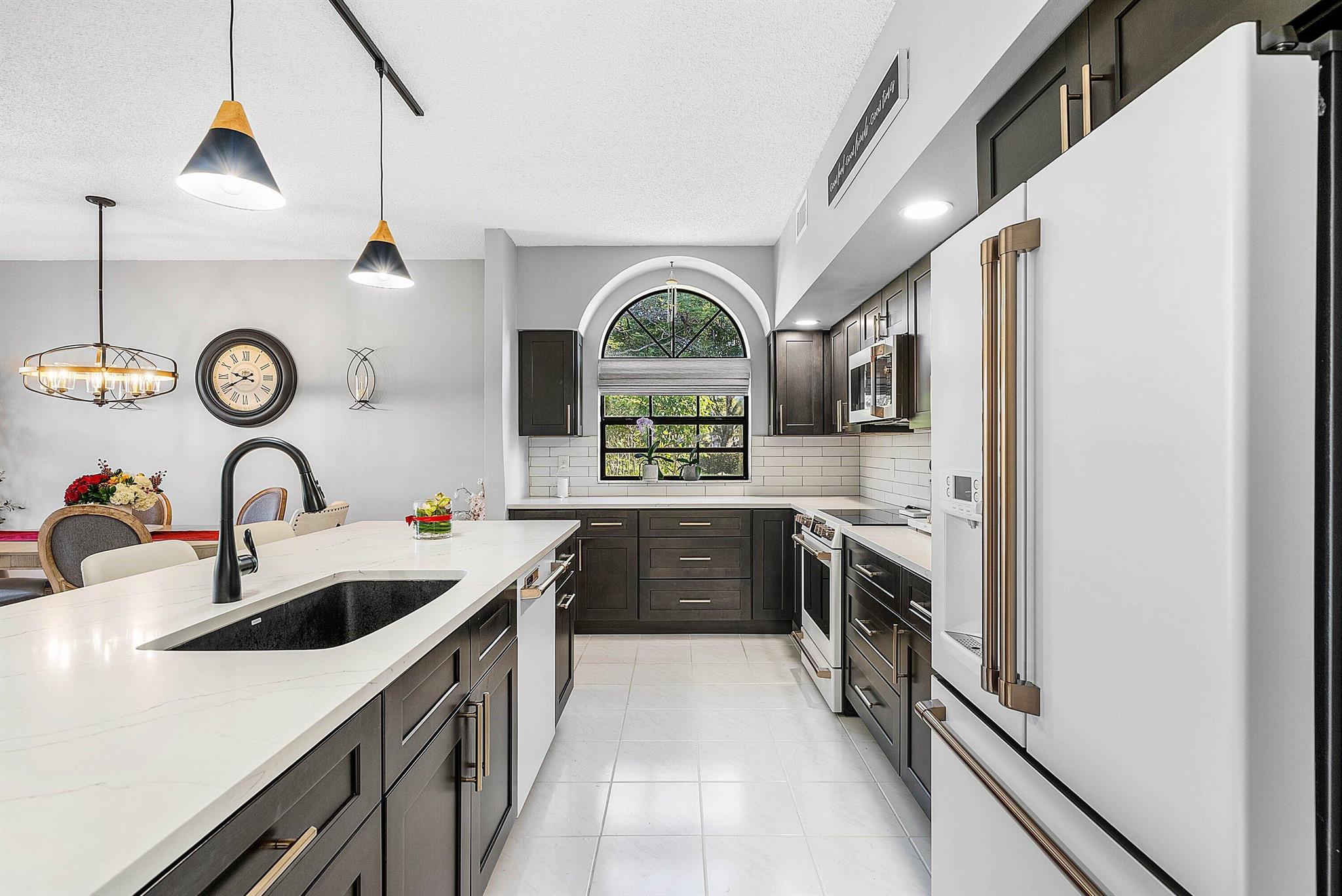 STRATFORD AT ABERDEEN CON - Residential