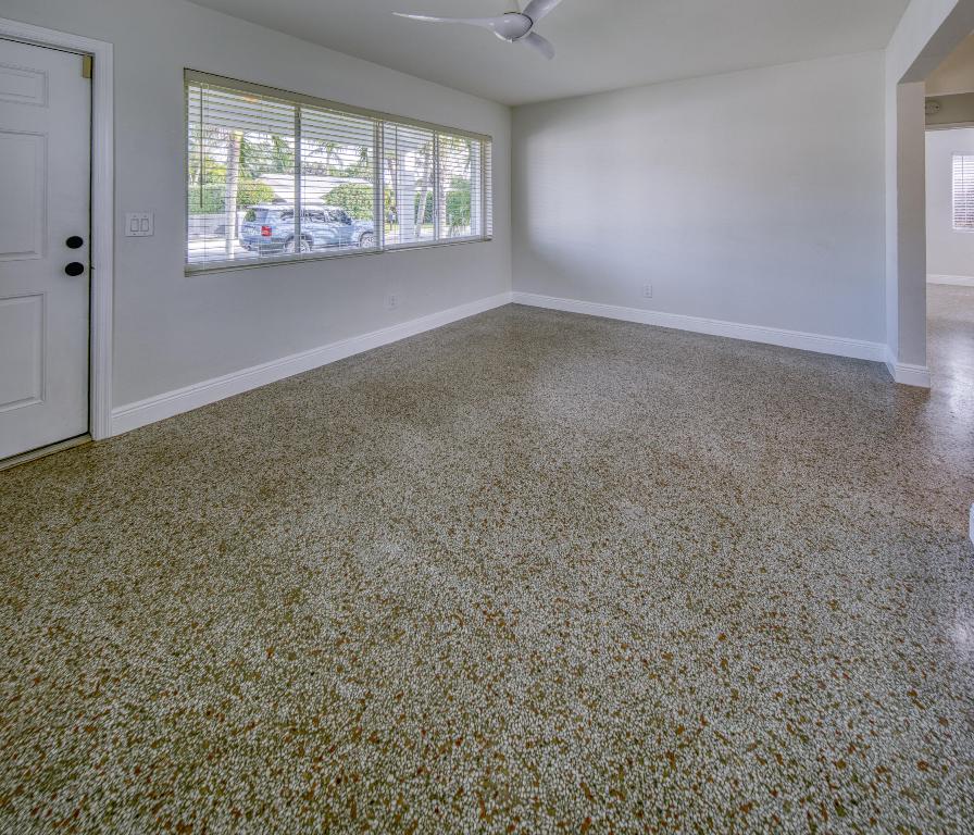 NORTH LAKE WORTH - Residential Lease
