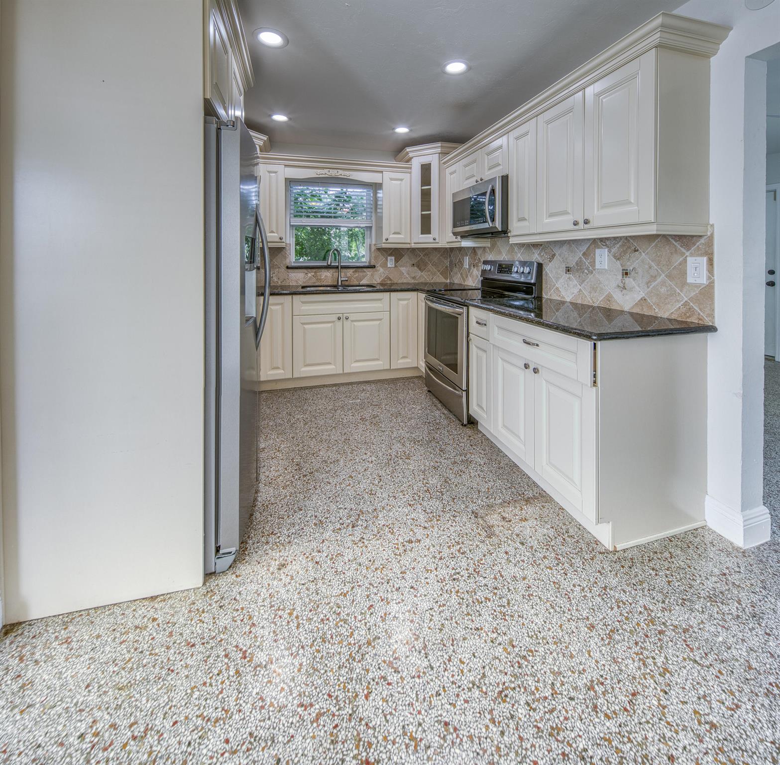 NORTH LAKE WORTH - Residential Lease