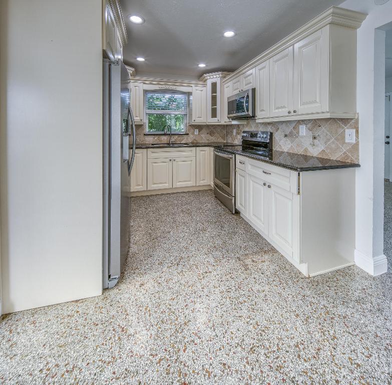 NORTH LAKE WORTH - Residential Lease