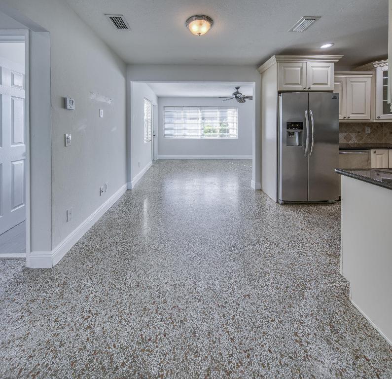 NORTH LAKE WORTH - Residential Lease