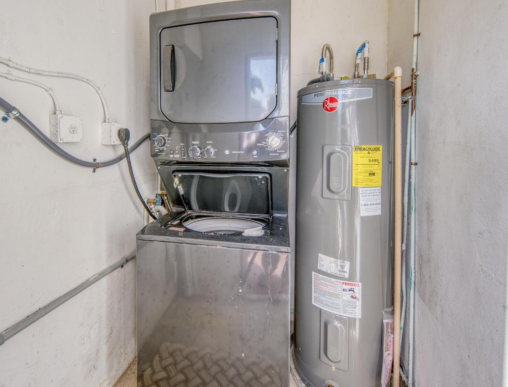 NORTH LAKE WORTH - Residential Lease