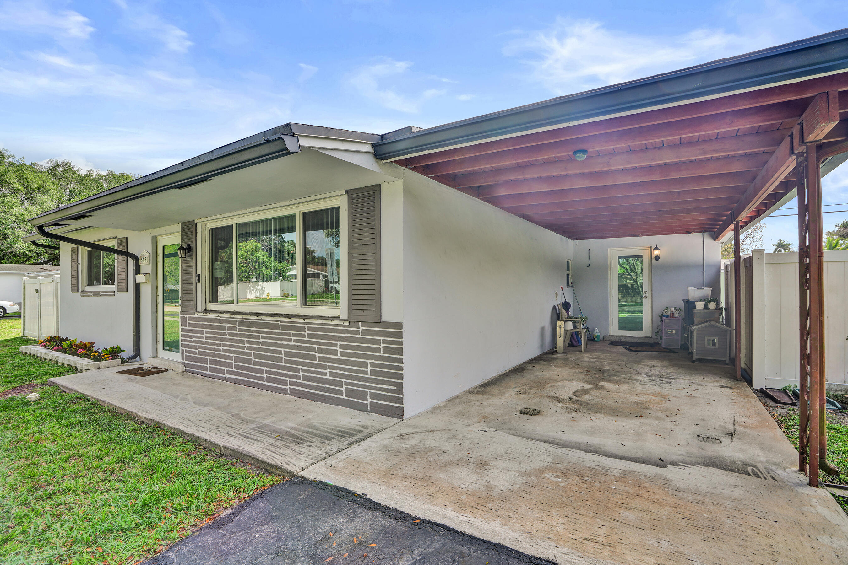 5131 SW 92nd Terrace