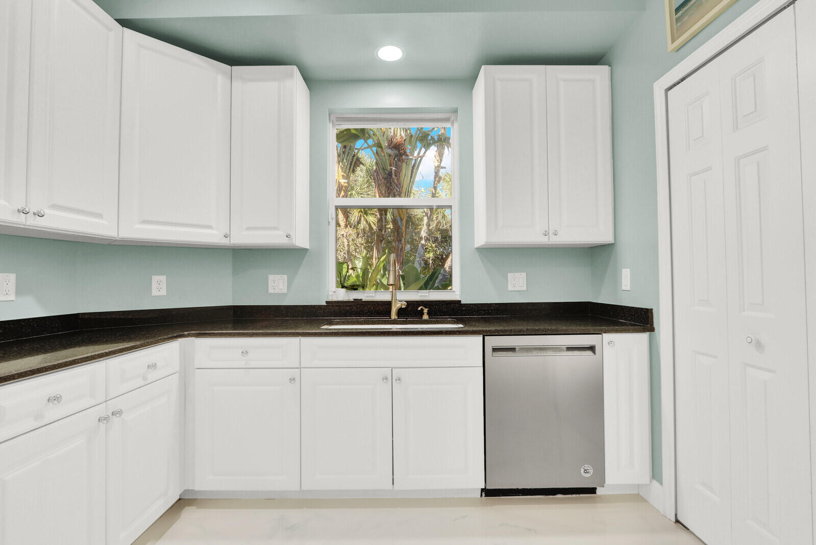 LAKESHORE AT SANDS, A CONDOMINIUM - Residential