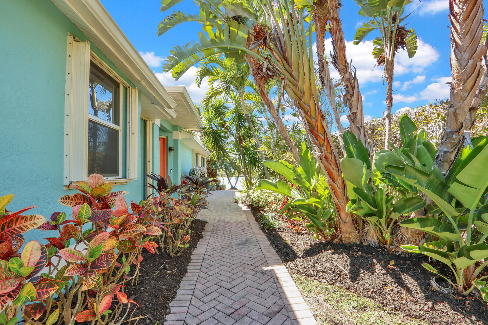 LAKESHORE AT SANDS, A CONDOMINIUM - Residential