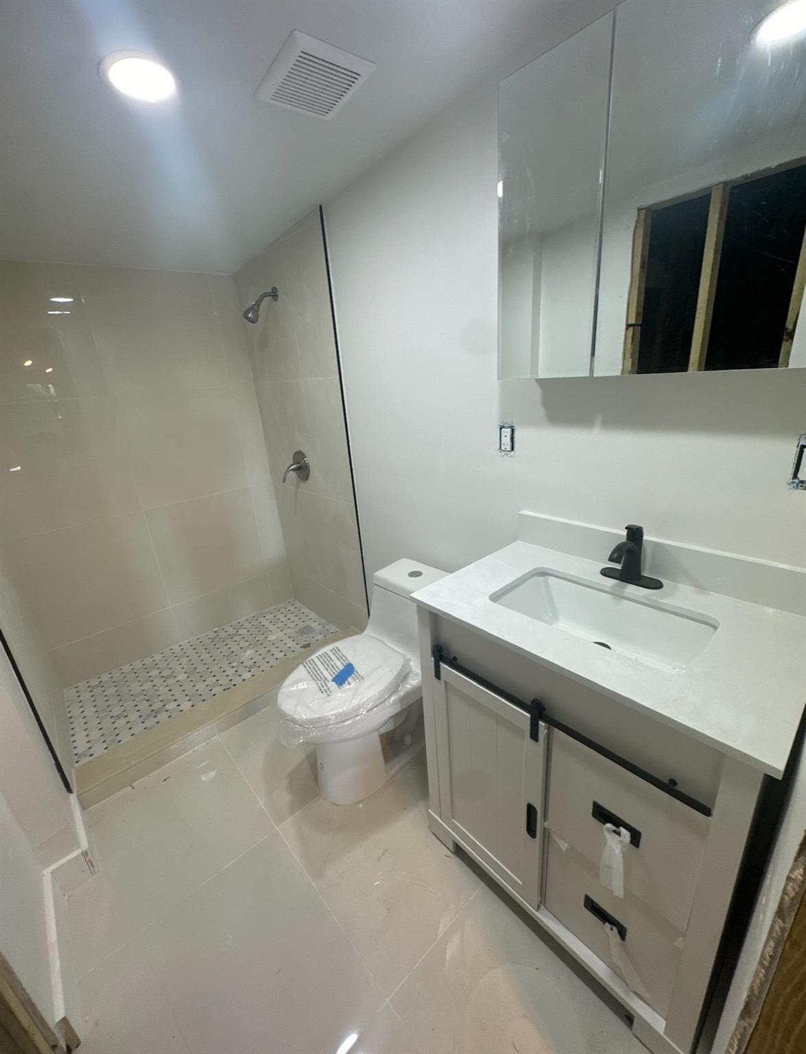 3159 NW 67th St, Miami, FL, 33147/$329,900 2 3159 NW 67th St