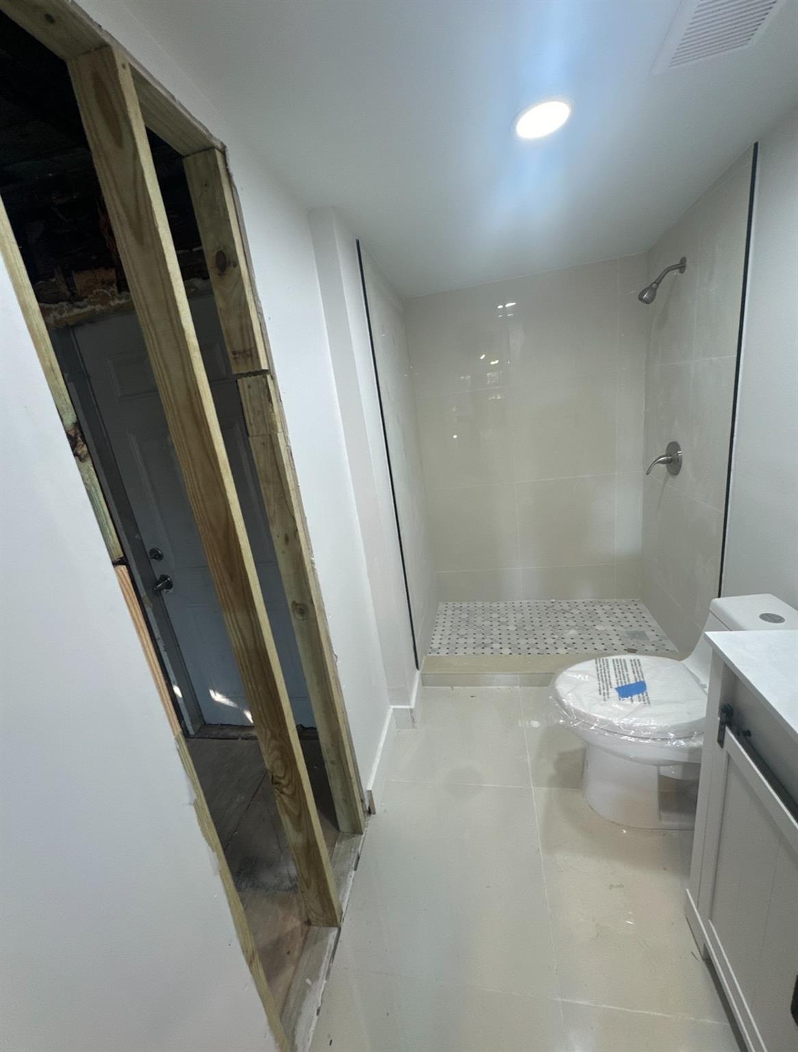 3159 NW 67th St, Miami, FL, 33147/$329,900 4 3159 NW 67th St