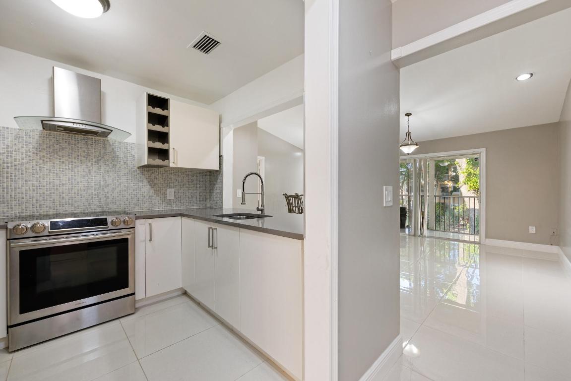 CHATEAU DE VILLE CONDO - Residential Lease