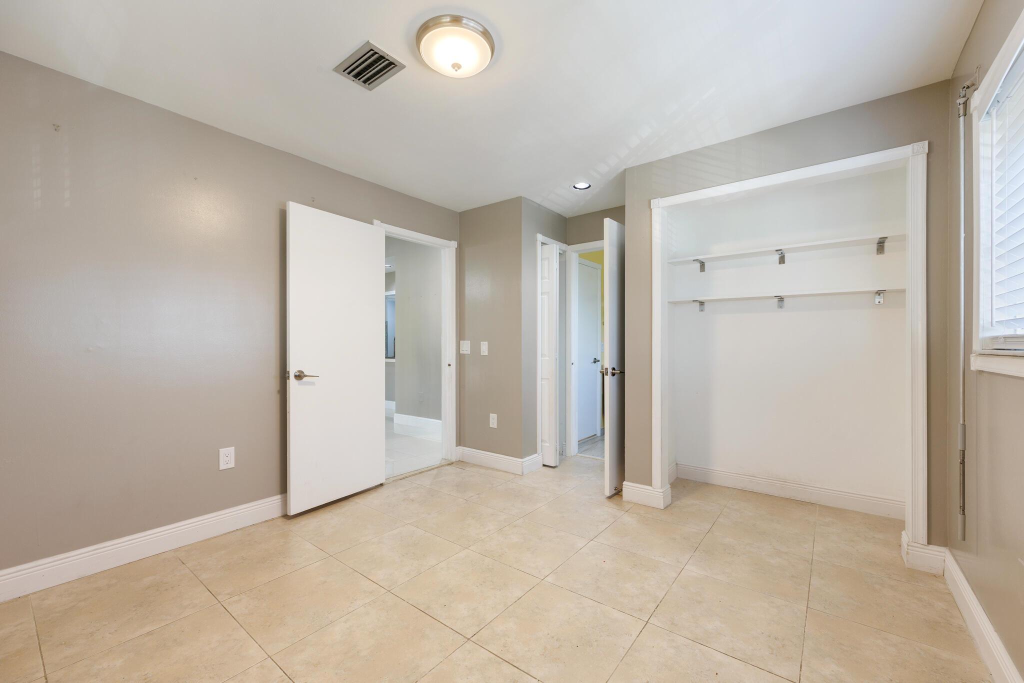 CHATEAU DE VILLE CONDO - Residential Lease