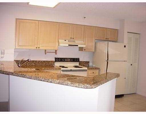 LARGE 1400SF CONDO OVERLOOKING THE POOL AND THE LAKE. OPEN UPDATED EAT-IN KITCHEN WITH GRANITE COUNTERTOPS. WASHER AND DRYER INSIDE UNIT. LARGE SCREENED BALCONY. GREAT LOCATION CLOSE TO THE POMP (CASINO, TOP GOLF, SHOPS AND RESTAURANTS).
SMALL PETS ALLOWED WITH PET DEPOSIT.
BASIC CABLE INCLUDED WITH RENT.