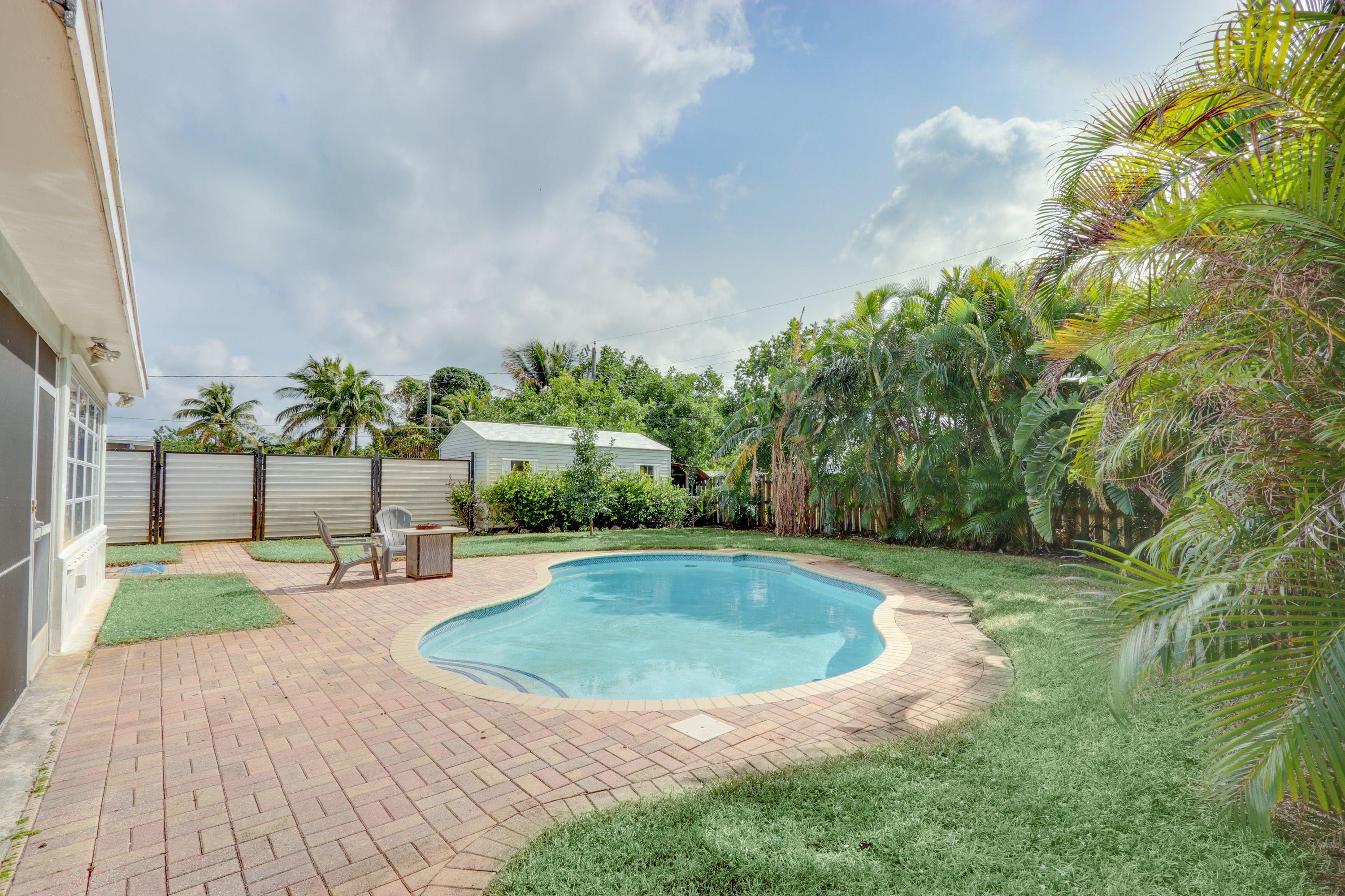 SHOREWOOD - Residential Lease