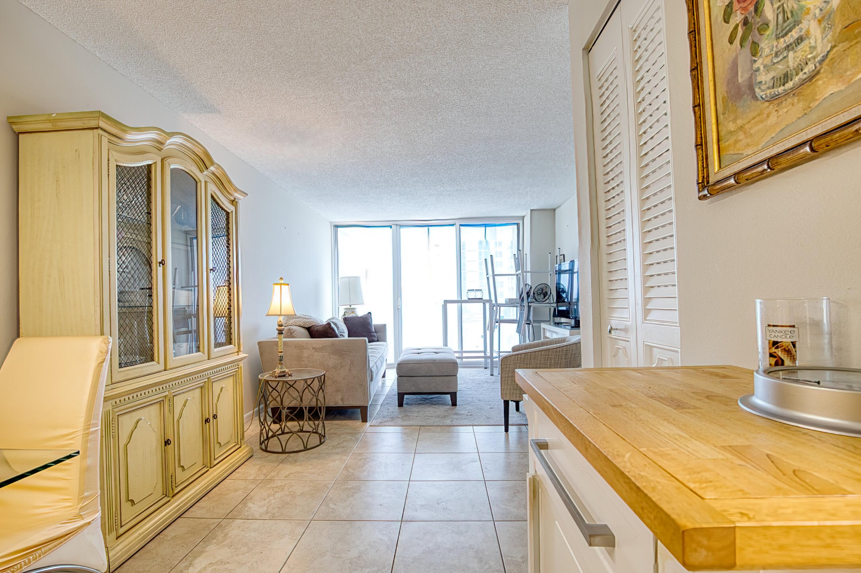 POMPANO BEACH CLUB CONDO - Residential Lease