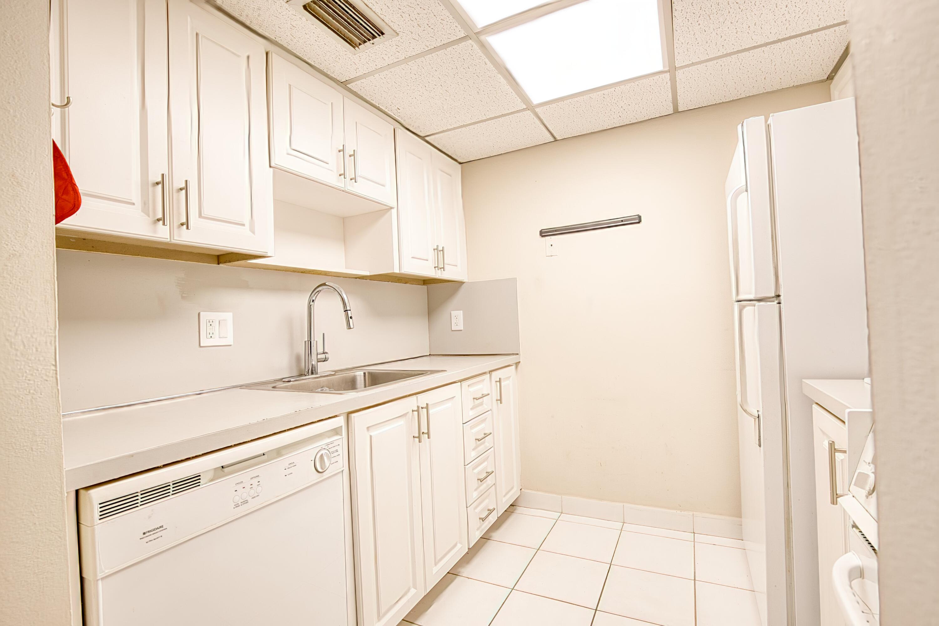 POMPANO BEACH CLUB CONDO - Residential Lease