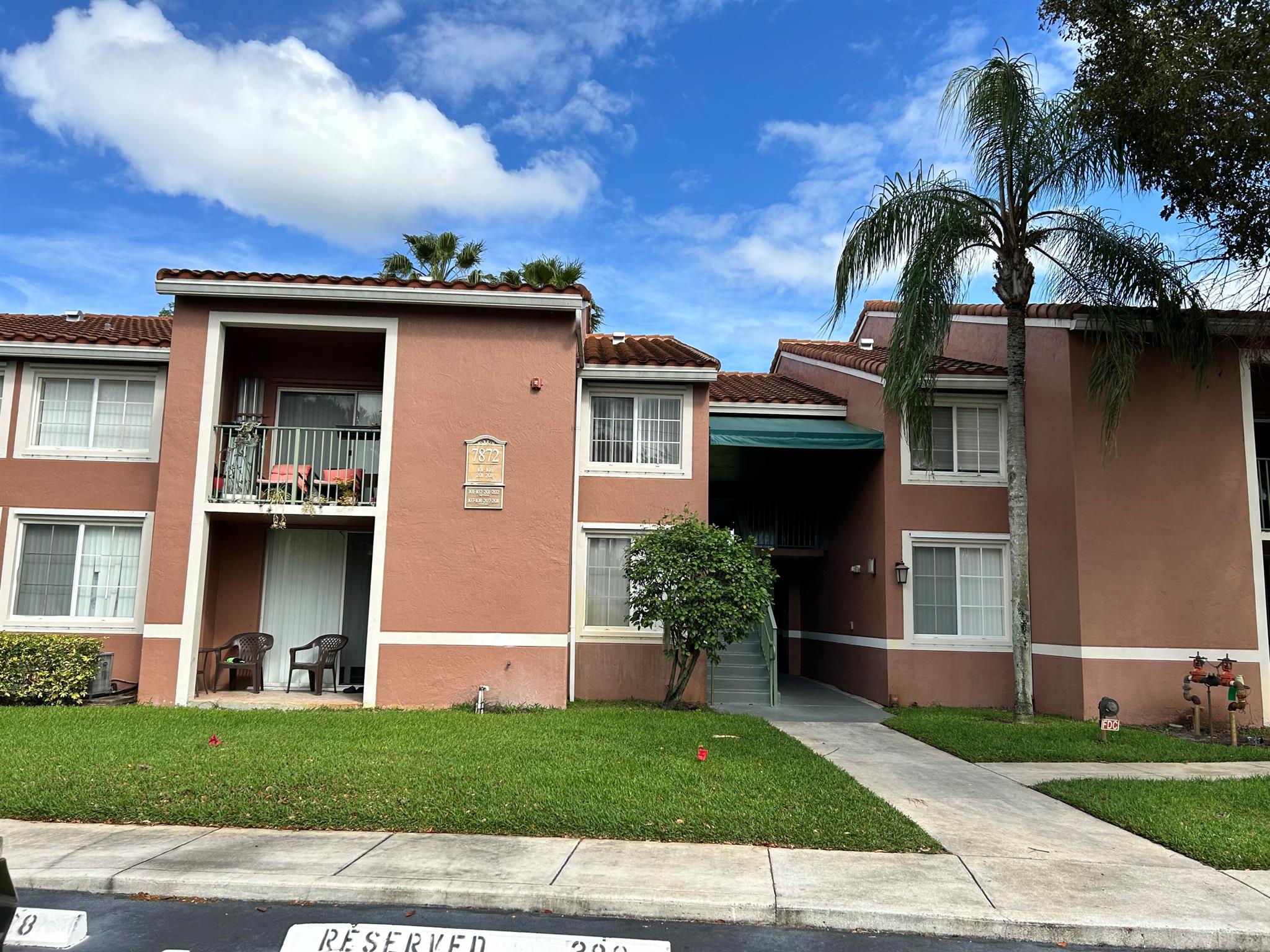 Beautiful 3 bed/2 bath located on the first floor. Freshly painted, granite countertops in the kitchen, full size washer and dryer, and ceramic tile floors (no carpet). Conveniently located next to ''A'' rated Park Vista High School. Also zoned for Crystal Lake Elementary and Christa McAuliffe Middle School. The community has a resort style pool, jacuzzi, and gym. Water and basic cable included in rent.