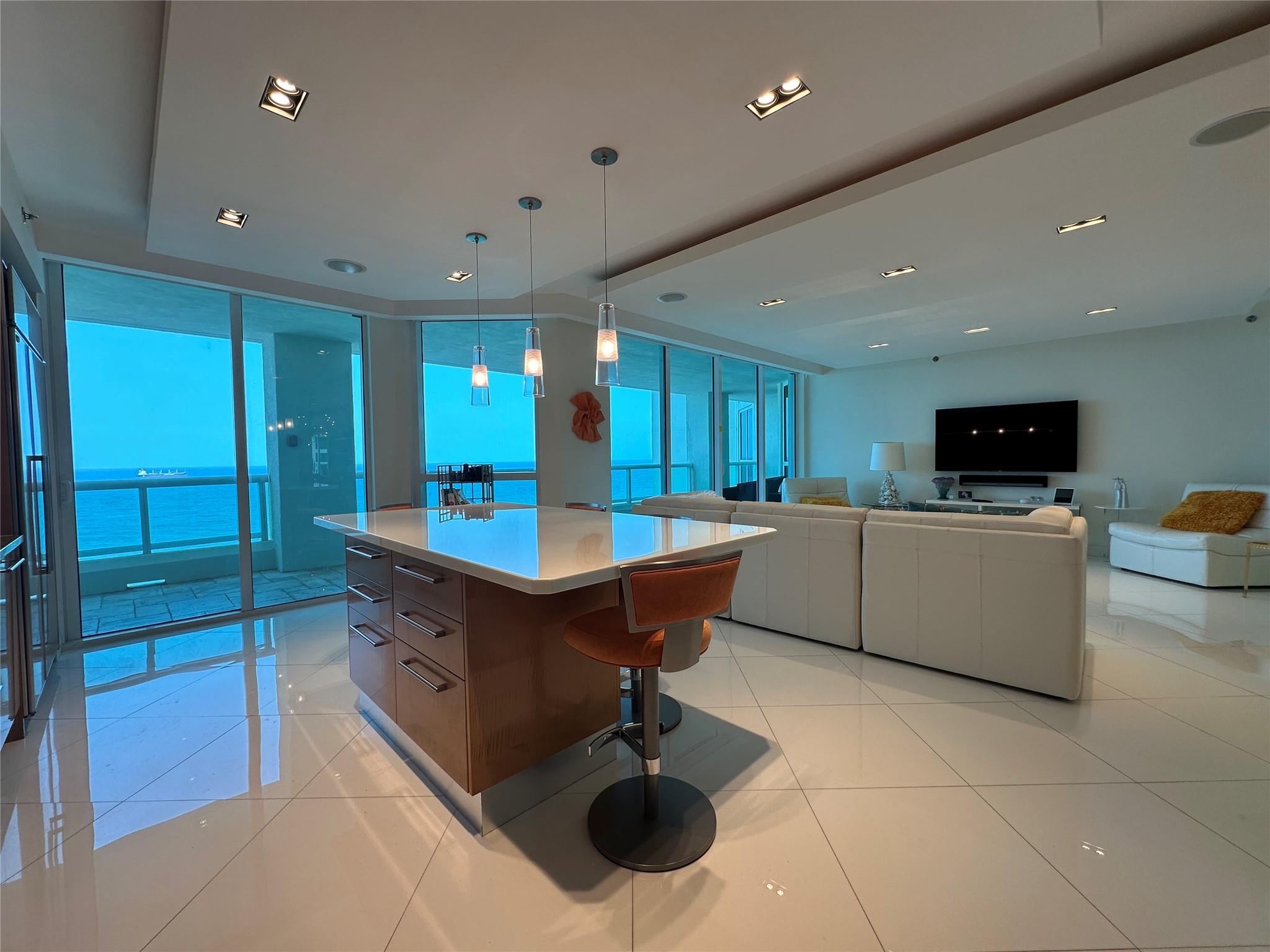 Las Olas Beach Club - Residential