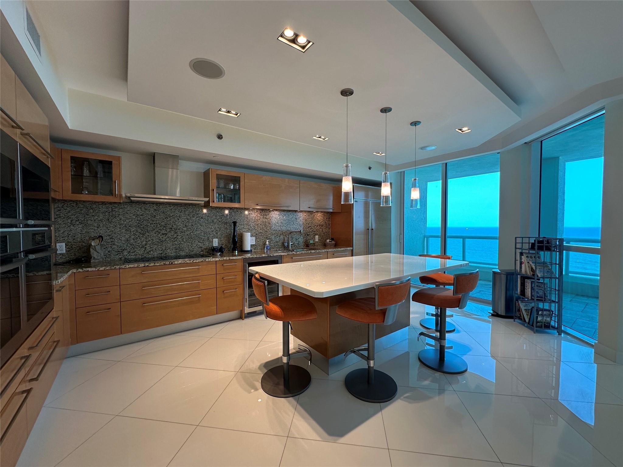 Las Olas Beach Club - Residential